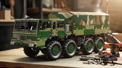 KOLOS 8X8 Truck Army Green (4733 pcs)