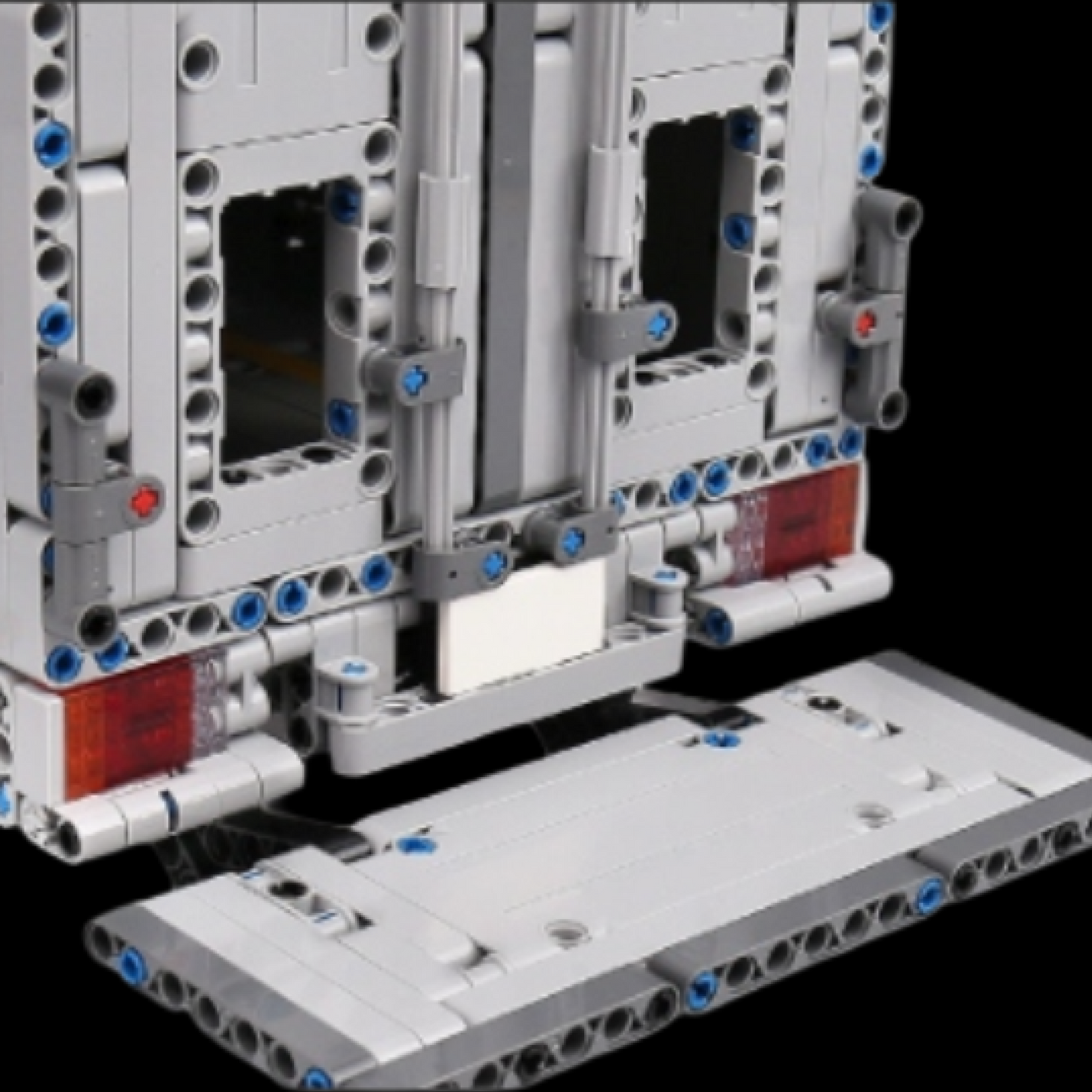 Camión Baúl con Alas Laterales (4166 piezas) 