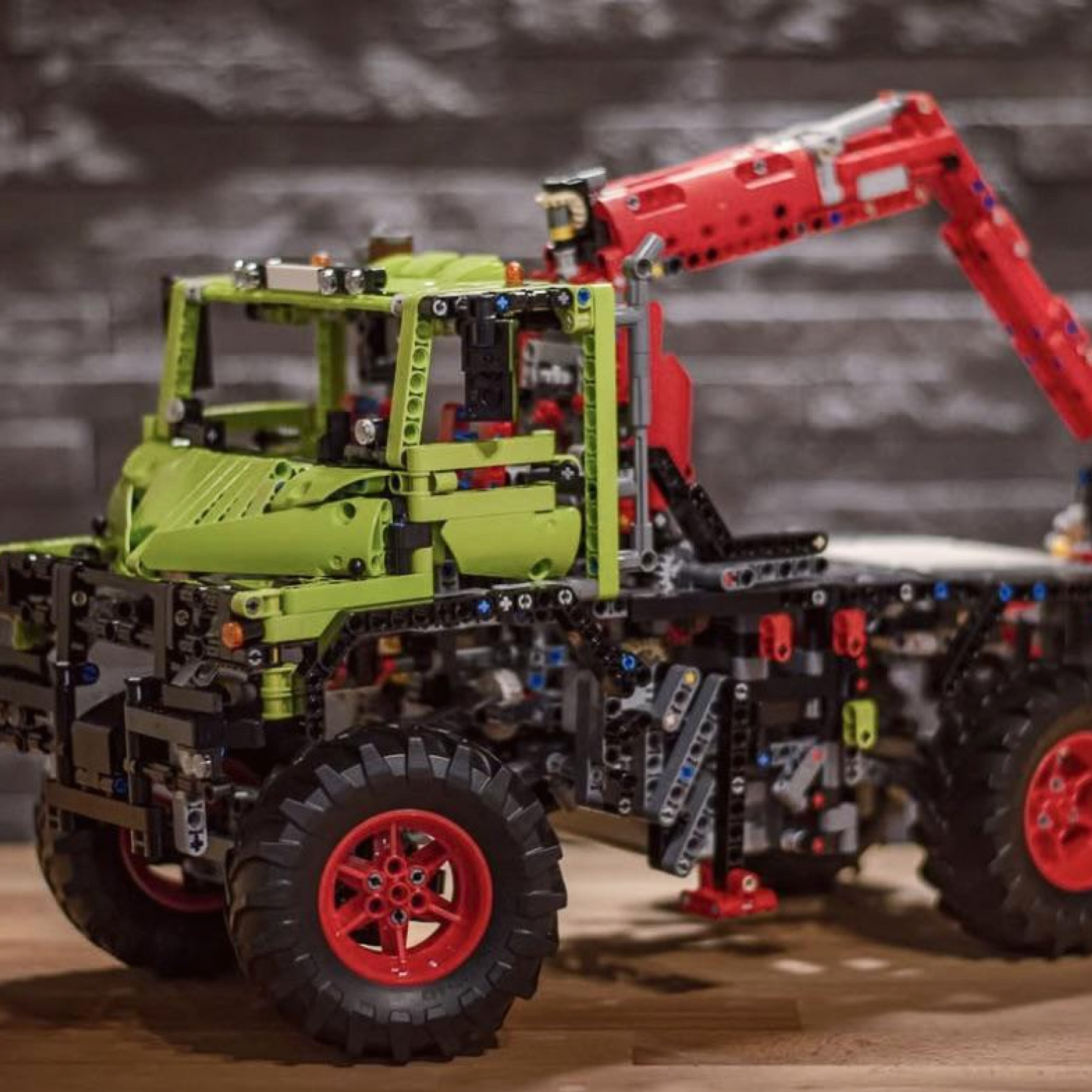 Mercedes-Benz UNIMOG U500 (2002 peças) 