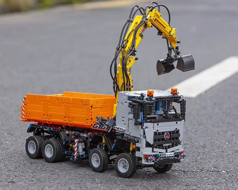 MAN TGS 8x8 (2819 piese) 