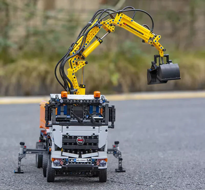 MAN TGS 8x8 (2819 piese) 