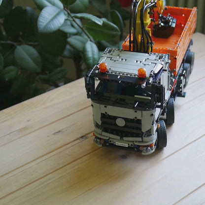 MAN TGS 8x8 (2819 piese) 