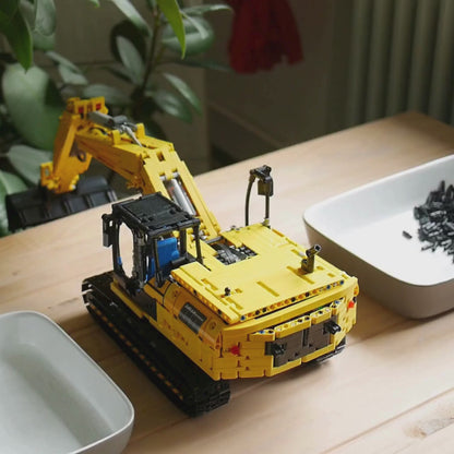 Caterpillar 390F L (1830 stukken) 