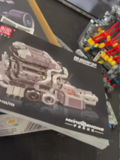 Titan W16 Hyper-Engine (2024 piezas) 